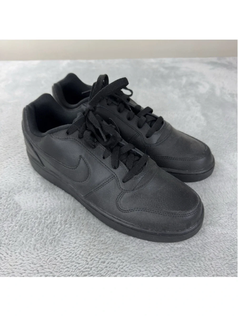 Nike Men's Eberon Black Low Top Sneakers Size 10 US AQ1775-003